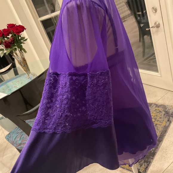 Intimo Purple Lace Robe Set - Picture 14 of 15